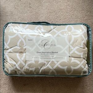 Charisma Queen Down Alternative Blanket